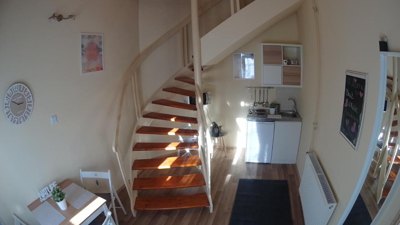 Black & White Apartments - White Егер Екстериор снимка